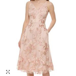 NEW W/ Tag Vince Camuto Dress!